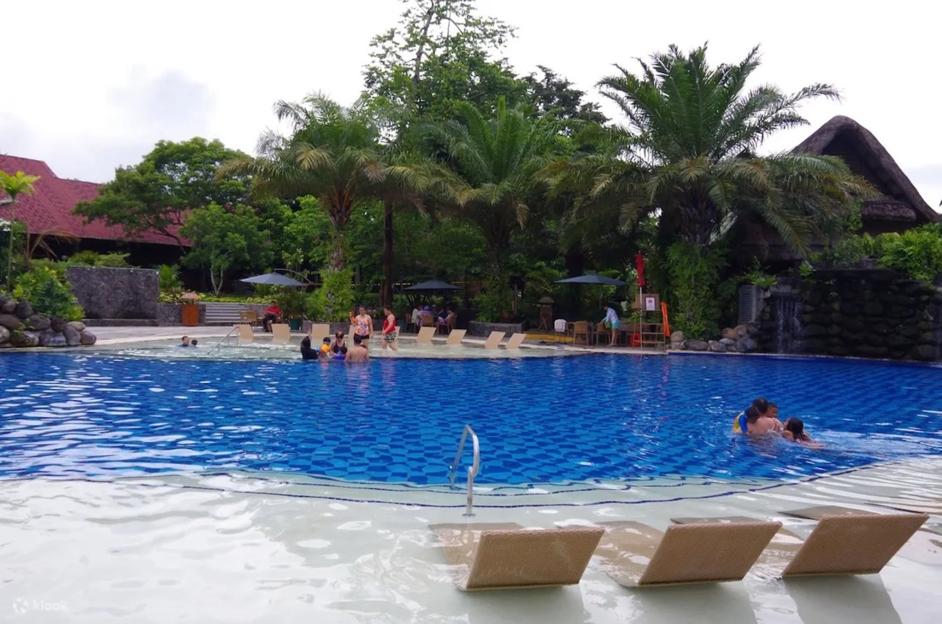 Villa Escudero Poolside