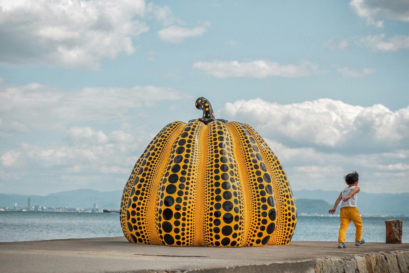 Yayoi Kusama pumpkin sculpture Naoshima