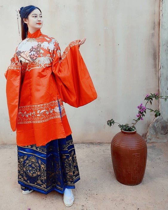 Taiwan Traditional Dress