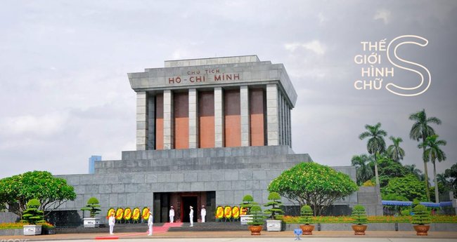 Lăng Chủ Tịch Hồ Chí Minh là một trong những điểm tham quan hấp dẫn nhất ở Hà Nội. Với kiến trúc độc đáo và ý nghĩa văn hóa sâu sắc, đây là một nơi lý tưởng để hiểu rõ hơn về lịch sử và văn hóa của Việt Nam.