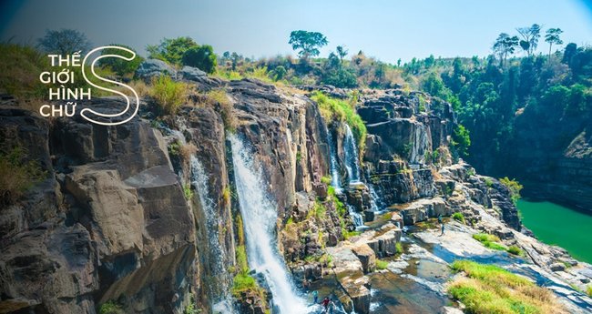 Thác Pongour là một trong những thác nước đẹp nhất tại Việt Nam, với một dải nước trắng xóa rực rỡ. Nếu bạn muốn trải nghiệm những khoảnh khắc đẹp và tận hưởng không gian yên tĩnh, hãy nhấp chuột để xem hình ảnh này.
