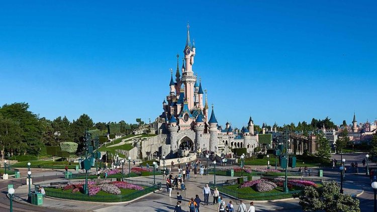 Disneyland Paris, les secrets du Château : résumé