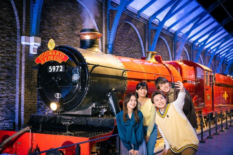 Warner Bros Studio Tour Tokyo sells Tokyo-exclusive Harry Potter merch