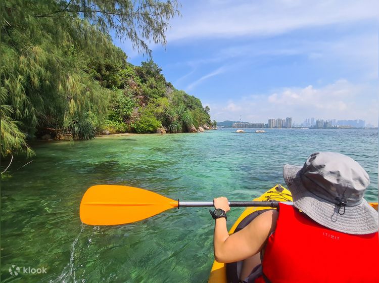 Exotic Guided Kayak Tours in Sembawang Beach, Changi Beach Park or