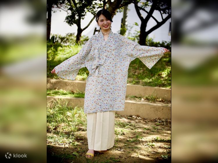 Khám phá vẻ đẹp truyền thống của đất nước Okinawa qua váy Ryuso. Một sự pha trộn độc đáo giữa phong cách Nhật Bản và Trung Quốc. Hãy cùng chiêm ngưỡng bộ sưu tập đặc biệt này!