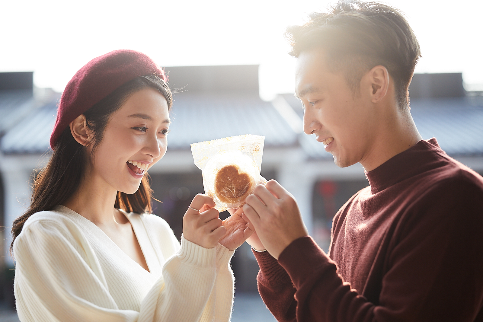 第六站:限定恆香心形老婆餅 Stop #6:Spread love with the exclusive heart-shaped Wife Cake