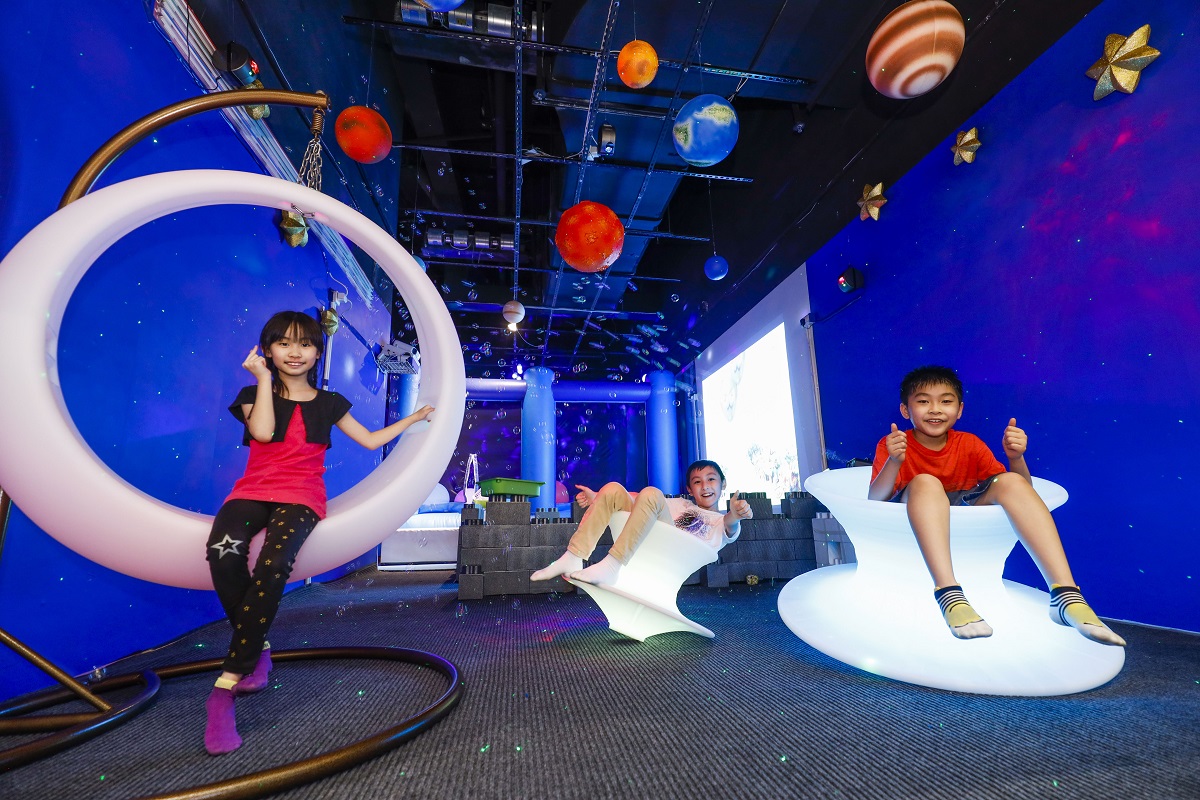 D·PARK愉景新城嶄新太空遊樂設施星際泡泡歷險