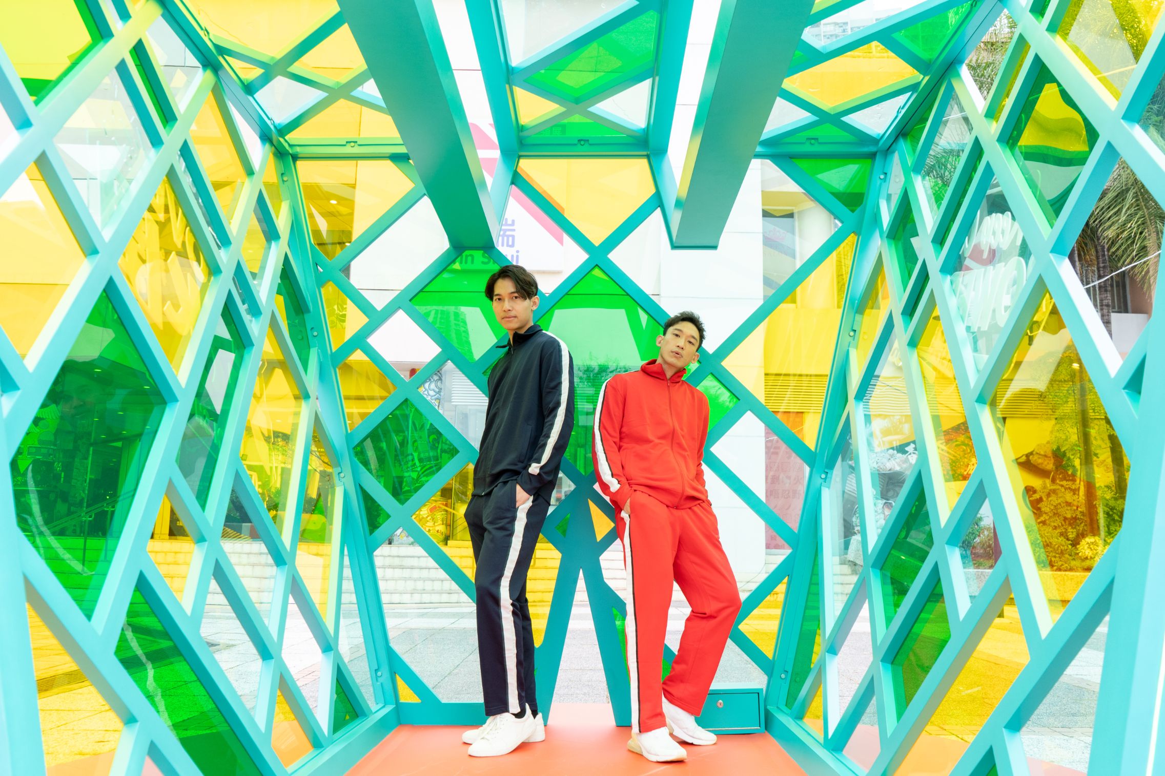 天瑞商場更設置期間限定的巨型發光T.S.W.打卡裝置2