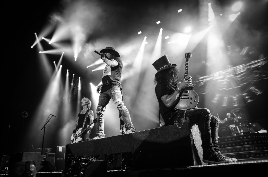 Guns N’ Roses Concert THE BIGGEST NIGHT OF ROCK!