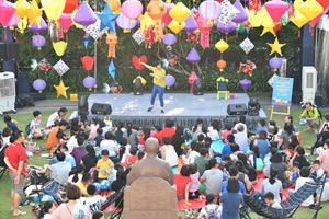 7 Live on the Lawn performances