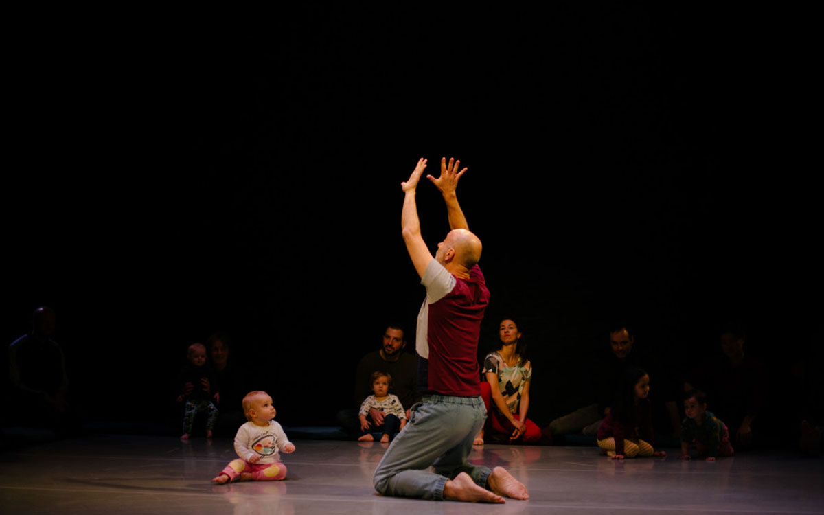 we-touch-we-play-we-dance-01