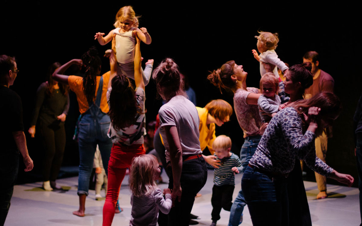 we-touch-we-play-we-dance-04