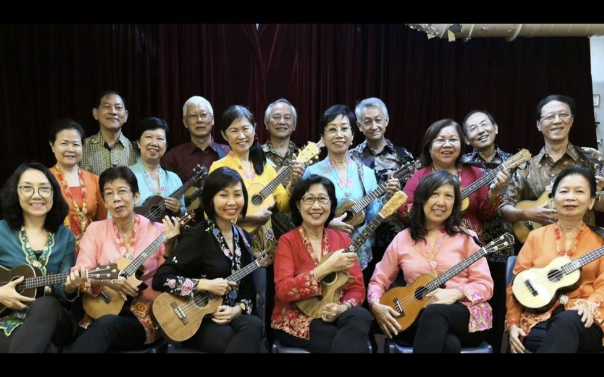 golden-years-ukulele-strummers-concert-esplanade