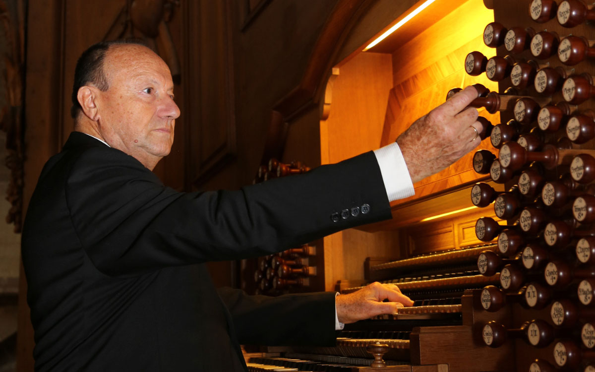 one-hundred-years-of-french-sacred-music-01