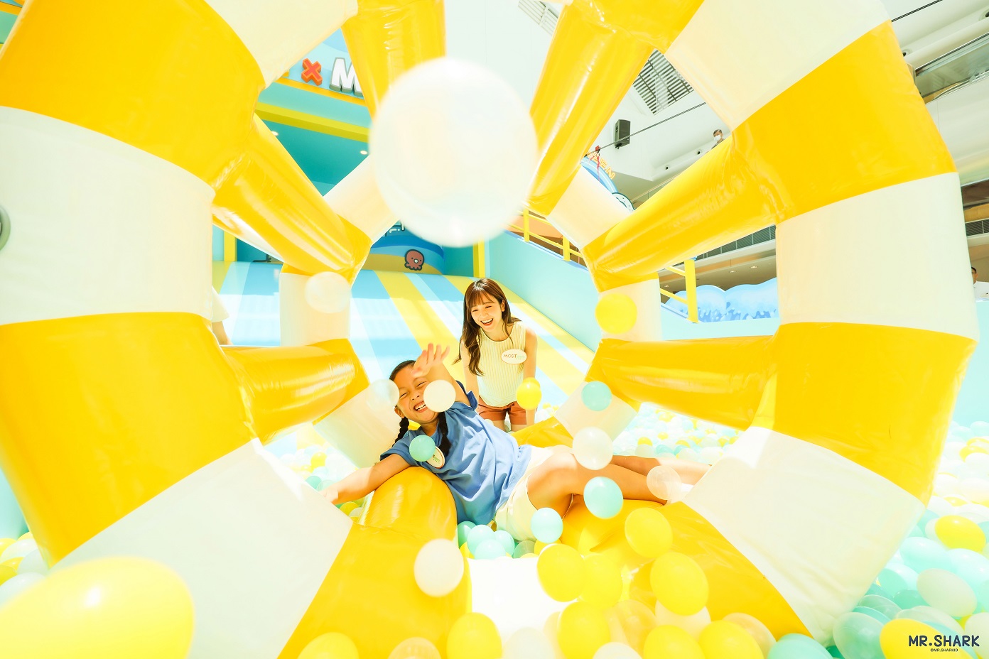 Into the dream ocean wave pool