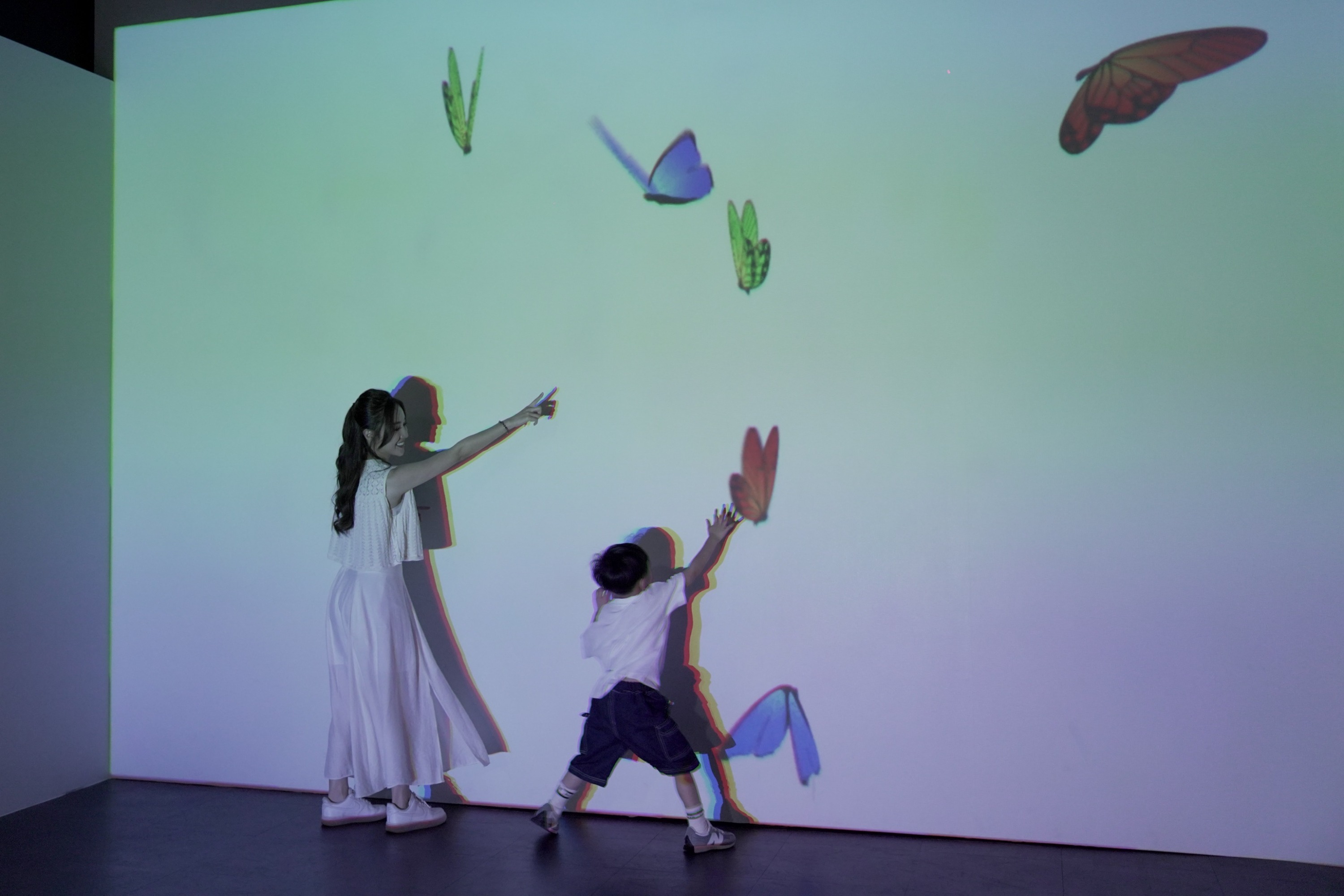 光影魔法美術館」主打「追逐色彩、與光影玩遊戲」