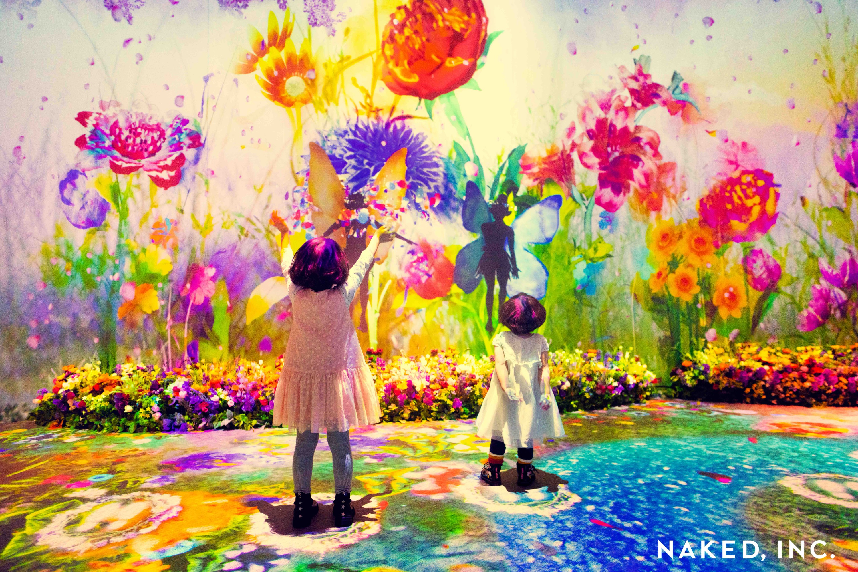 「NAKED FLOWERS花之舞光影展」冬季綻放的繽紛花園台灣首度亮相!