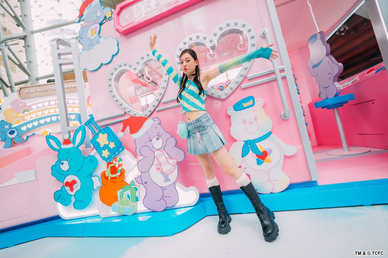 「Care Bears Express」前完美展現腰線