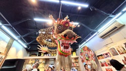 21 Touring Temples In Search of Dragons and other Mythical Creatures