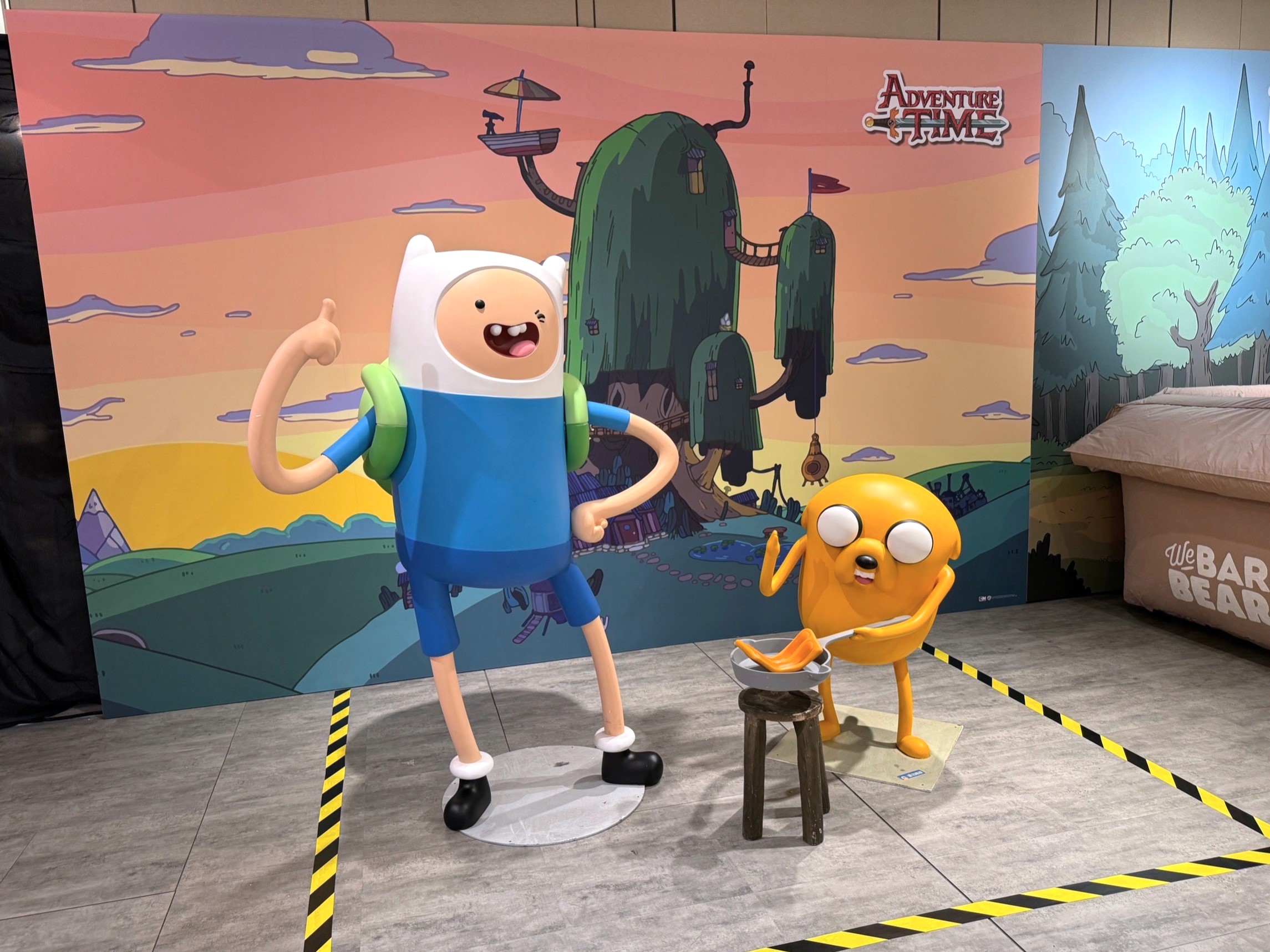 CN卡通頻道台中主題快閃店打卡點：《熊熊遇見你》的可愛熊熊們在箱子內等著大家來合照