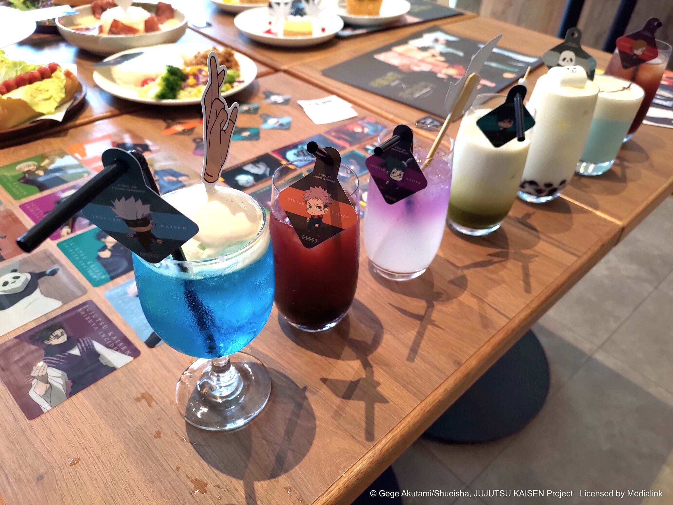 咒術迴戰 澀谷事變 x 歐拉歐拉オラオラ｜期間限定主題餐酒館-每杯飲品皆有Q版角色吸管套，及隨機杯墊一張
