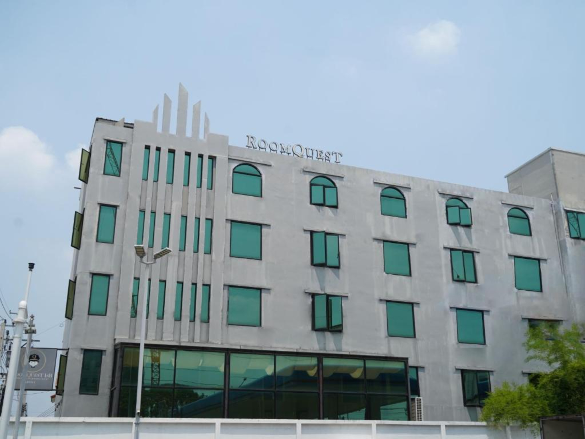 RoomQuest Bangkok Don Mueang Airport 1
