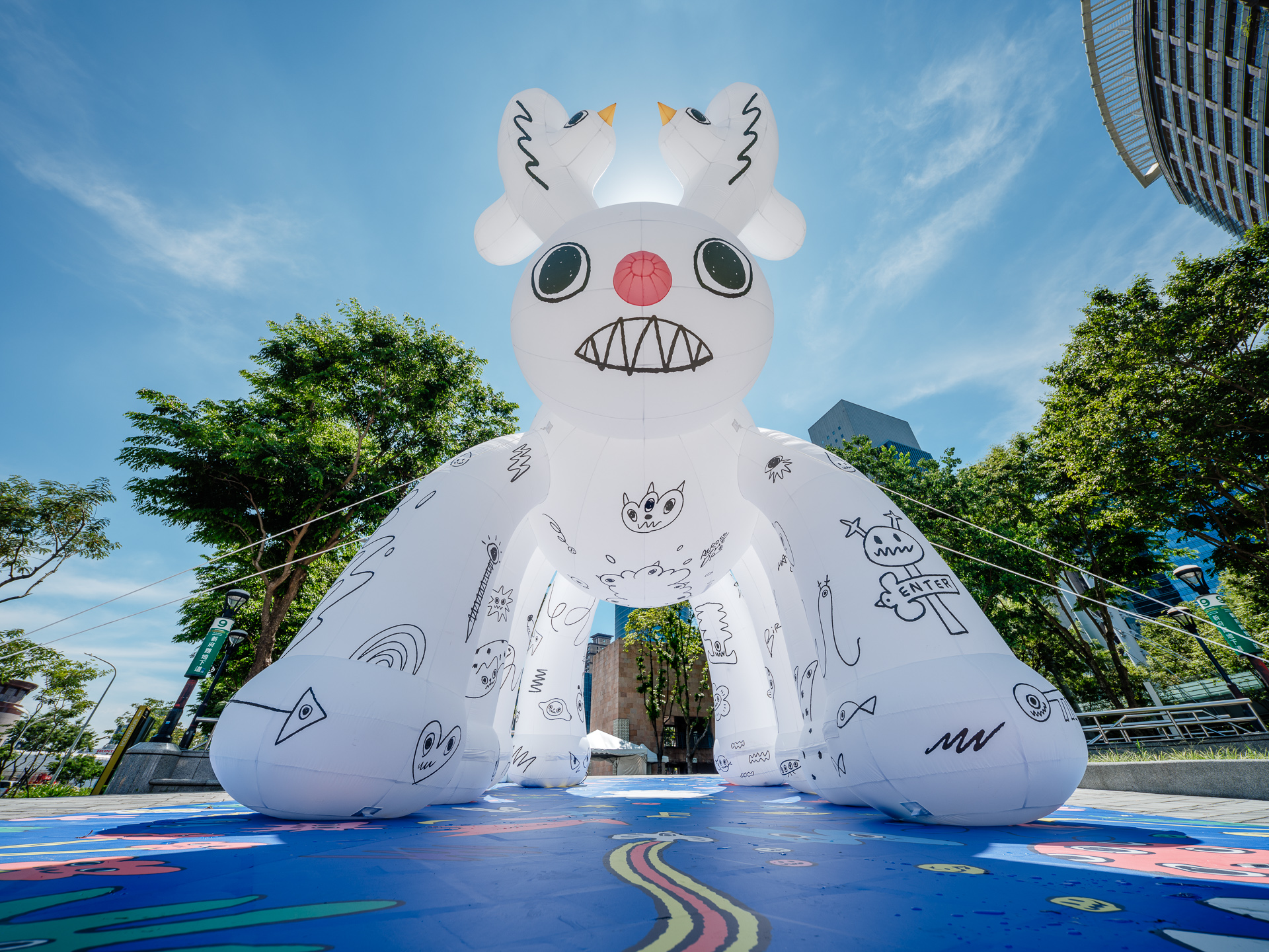 2024新北市兒童藝術節「怪獸小徑」精彩亮點-「怪獸殿堂」在前往怪獸王國的路上,夢獸在入口處迎接每位大小朋友