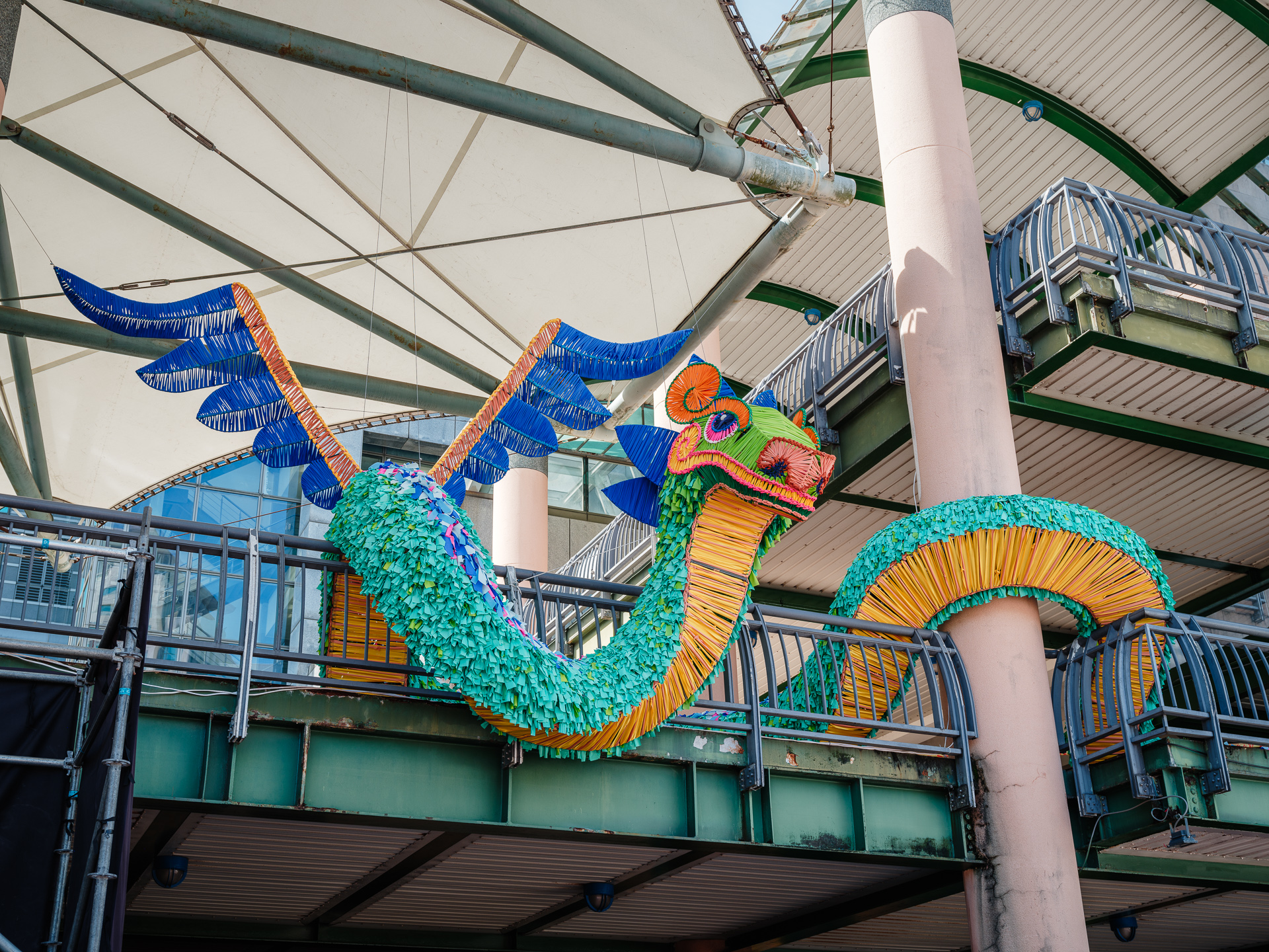 2024新北市兒童藝術節「怪獸小徑」精彩亮點-「怪獸阿米果」象徵著力量與智慧的結合,在怪獸王國裡感受到不同文化的底蘊