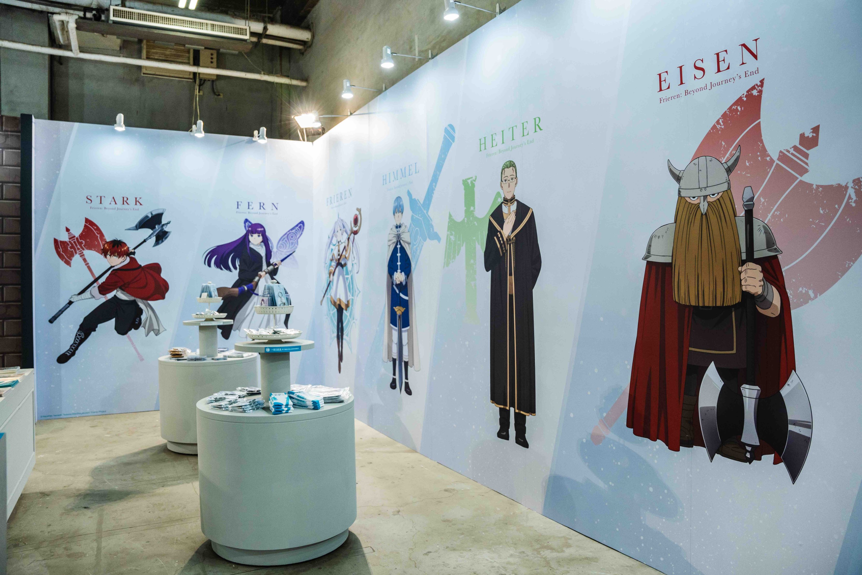 《葬送的芙莉蓮》期間限定快閃店-主角展示牆。