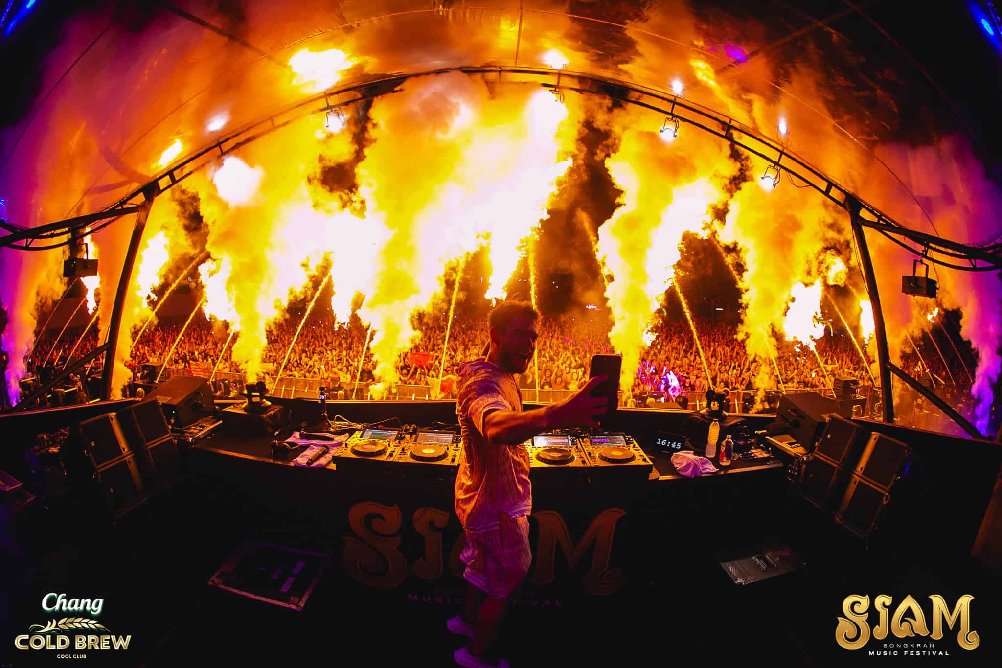 This world-class EDM music festival blends Thai culture into a single event, offering four days of non-stop excitement. Only the top international DJs are invited to perform.