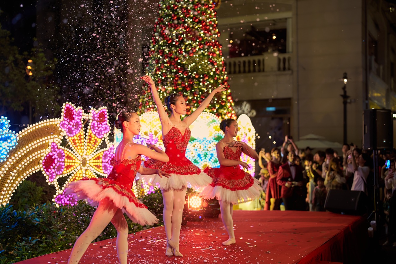 8. Music and Dance Performance_2 Large