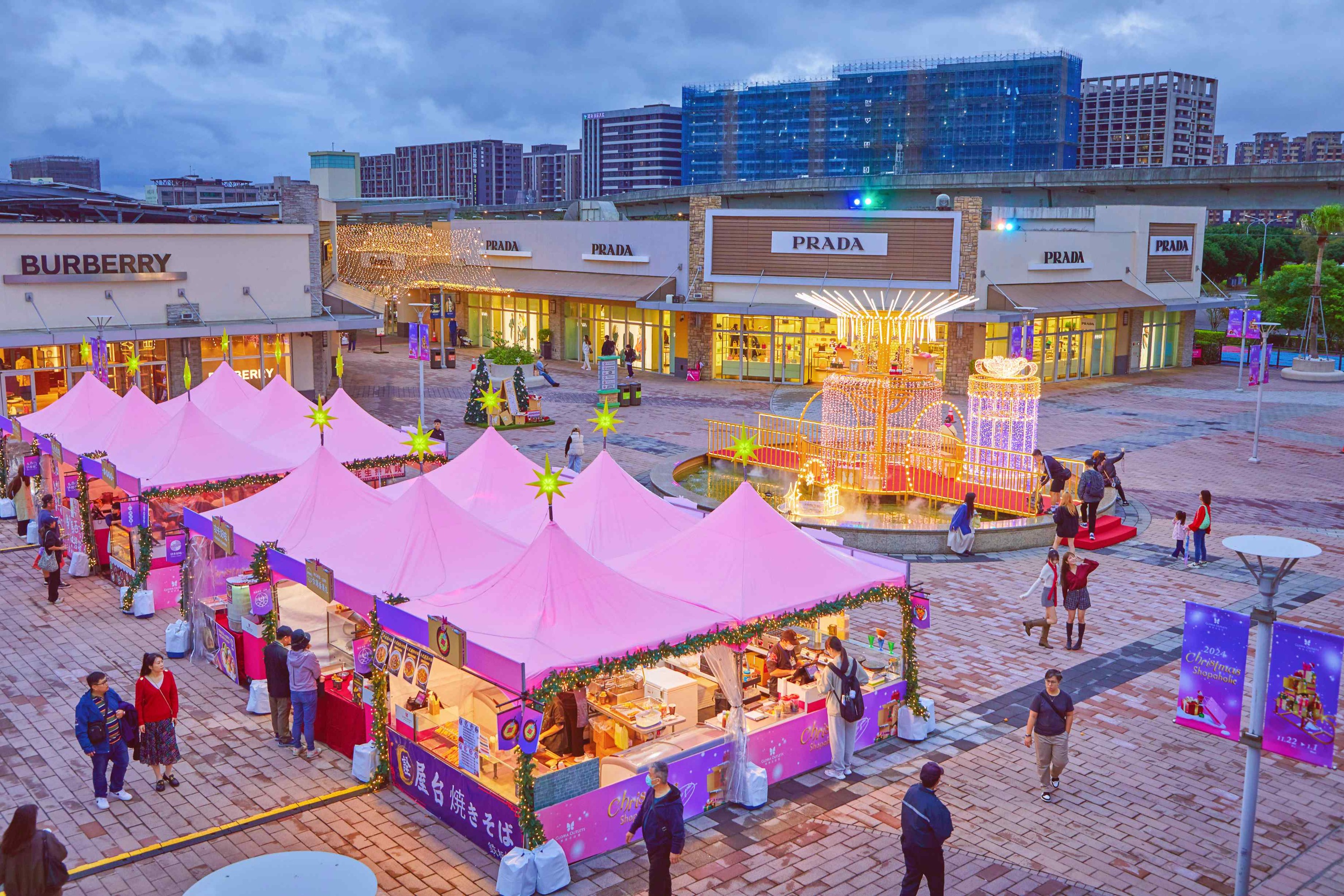 桃園最大Gloriday「露天飄雪聖誕市集」集結48攤人氣品牌創下歷屆以來最大規模，沉浸異國風情逛遊饗宴