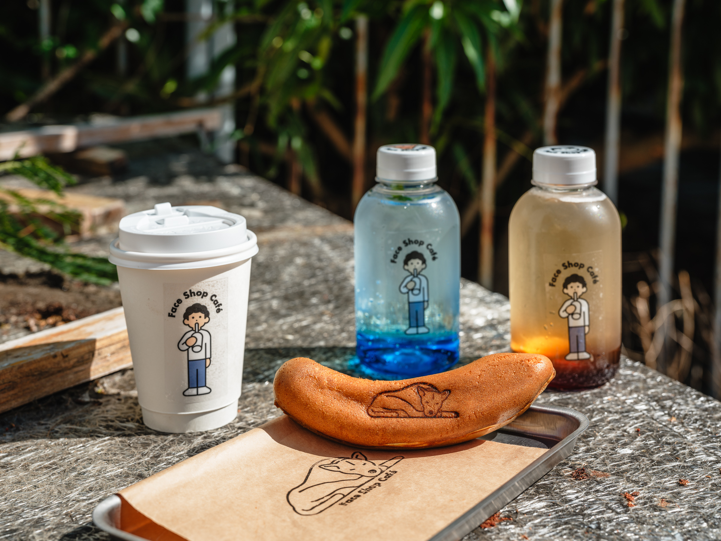 日本藝術家為本次策展量身打造了兩個美術館賣店及FACE SHOP Cafe