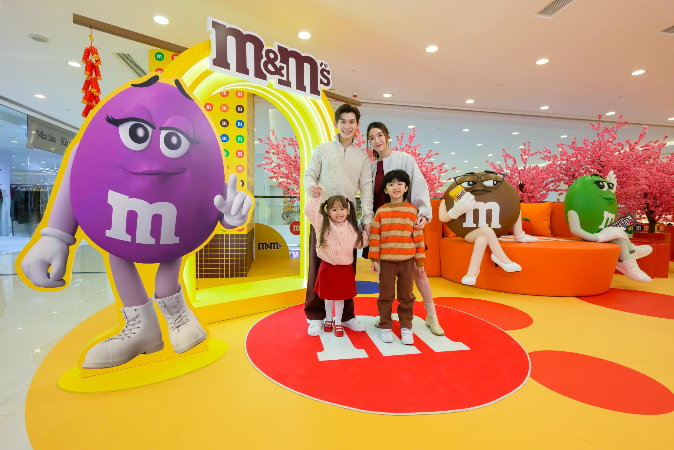 第一站：M&M’S之家拜年打卡迎金蛇