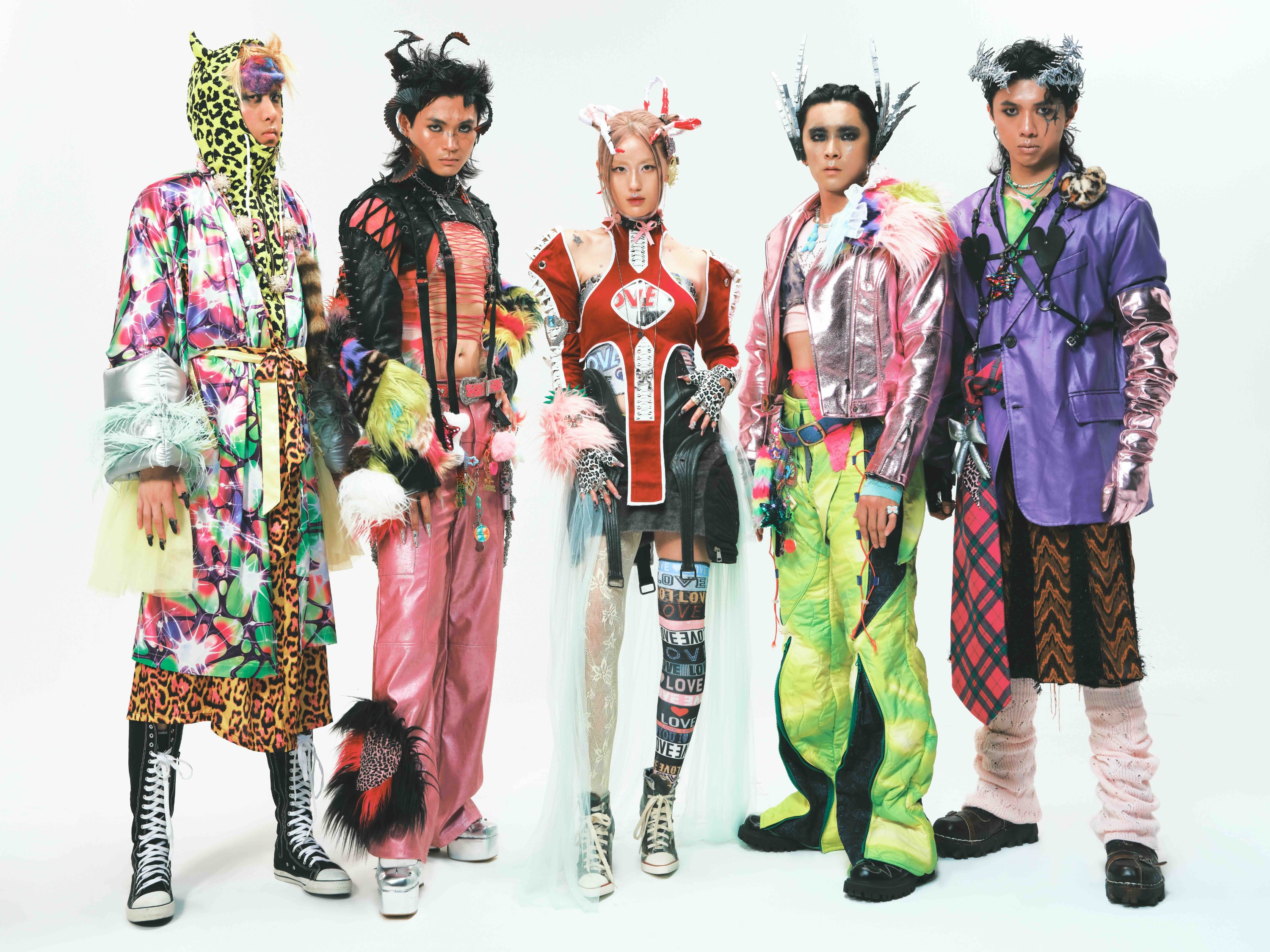 發布最新專輯《美秀集團同名專輯》的大勢樂團美秀集團