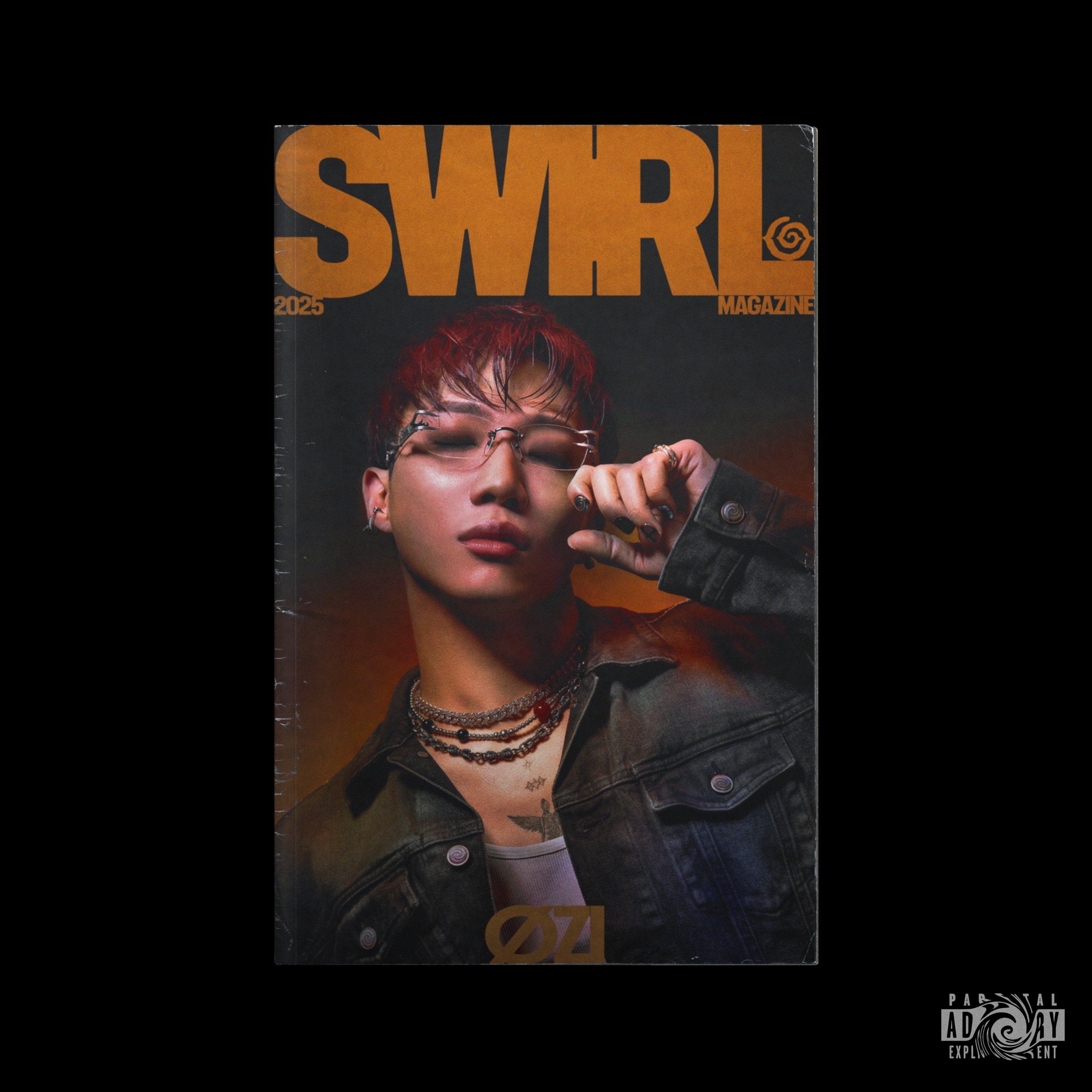 聆聽《SWIRL》可以感受到ØZI彷彿化身為一位雜誌總編輯,而《SWIRL》裡的每首歌曲就像是一篇精心策劃的專欄,每位合作的音樂人則像是專欄作者,循著ØZI的音樂審美,一首首歌曲的接續猶如翻開新篇章,具備多元風格的同時卻又保有秩序。(Photo Credit:奧曼音樂提供)