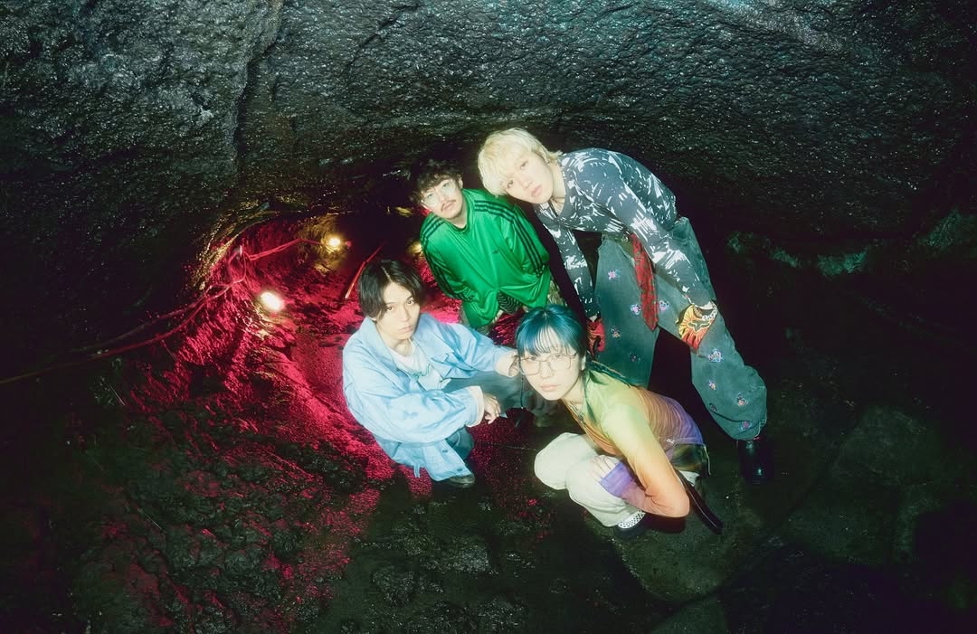 muque首張專輯《Dungeon》由全日本唱片行店員選為「唱片行大賞 青獎」，讓 muque 的名字自此從地下直衝主流雷達，一躍成為 2025 年最值得期待的話題新星