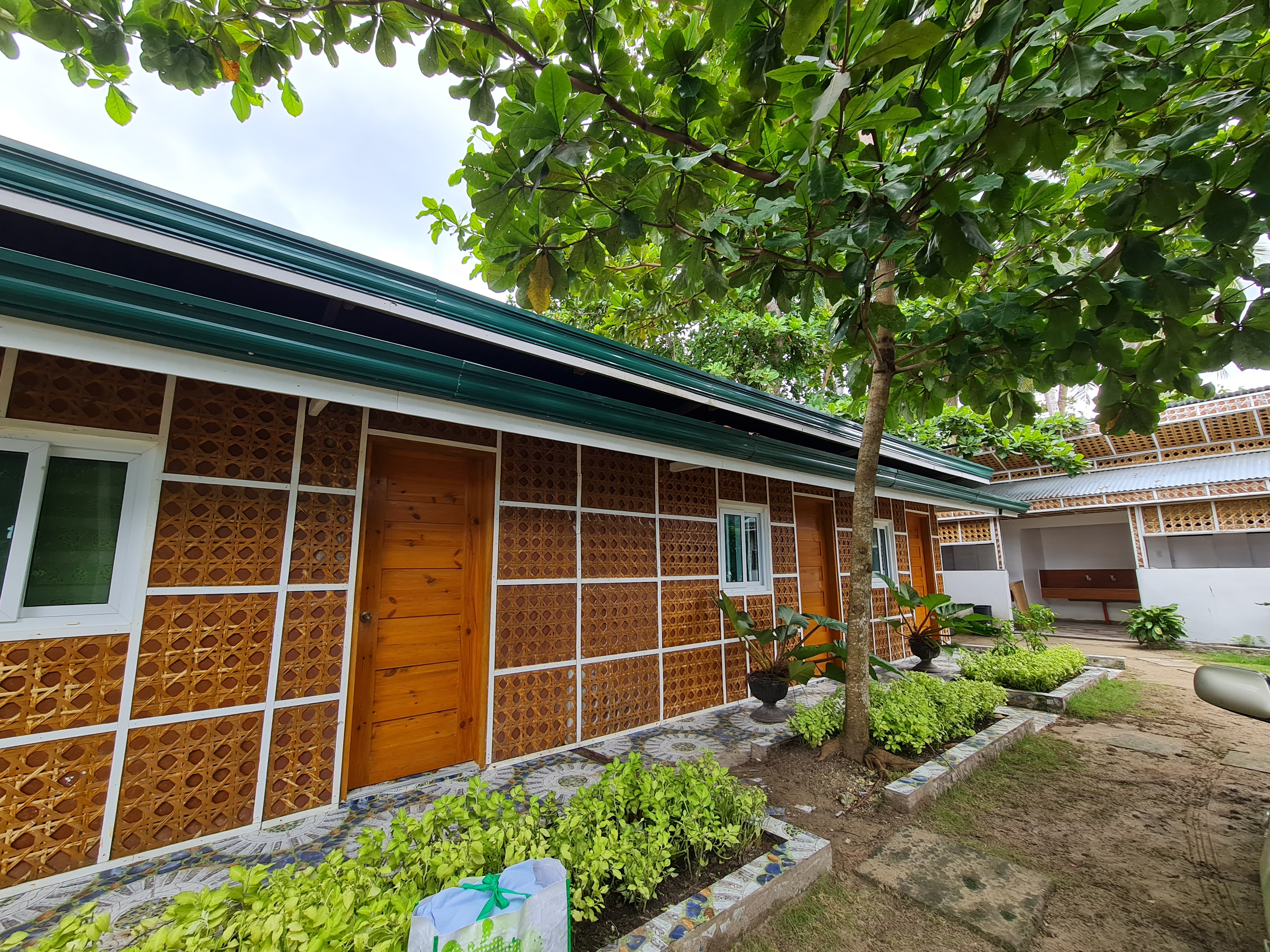 Tambayan Rooms and Cottages by SMS Hospitality