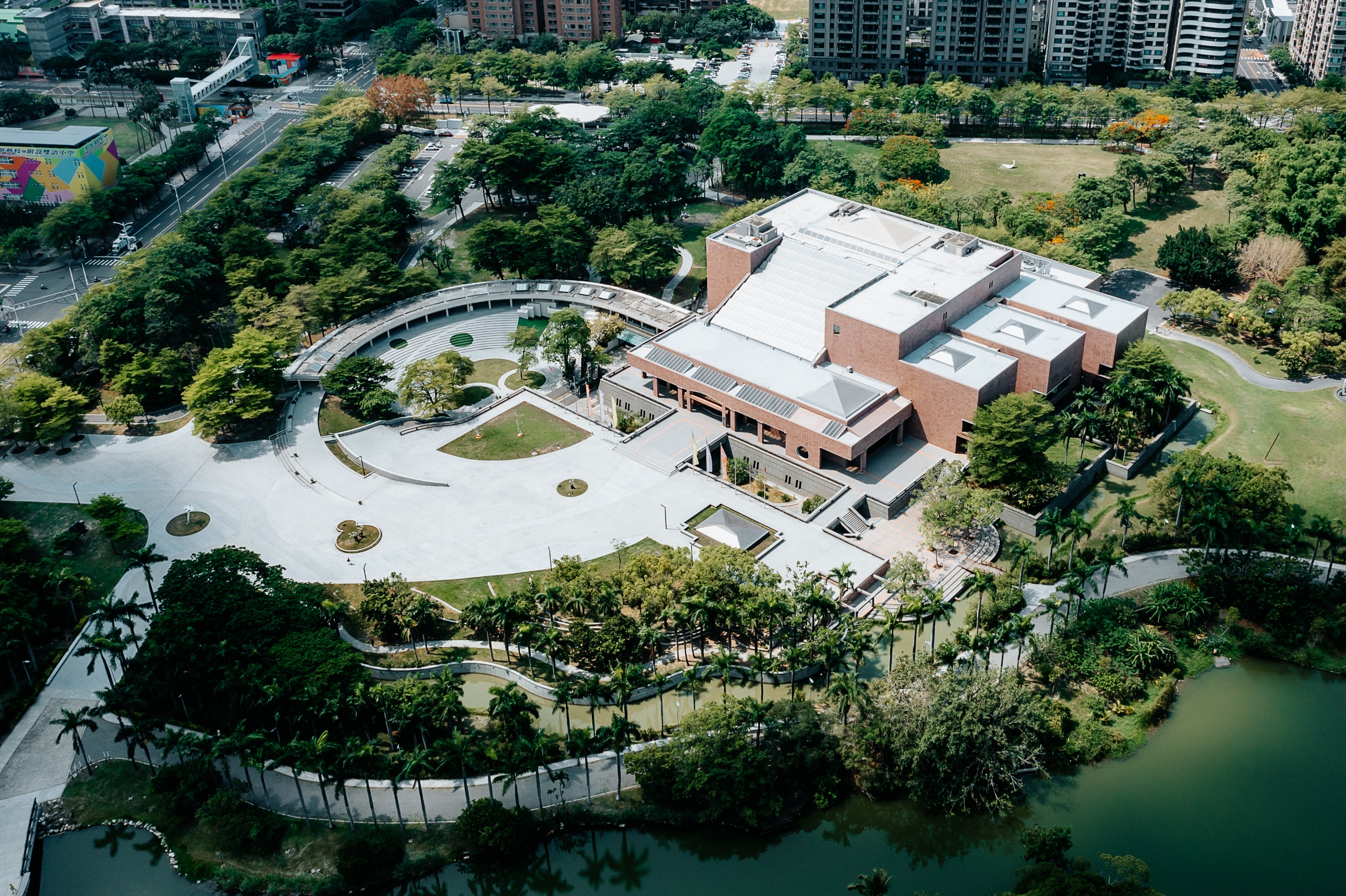 高美館空拍照 (1)