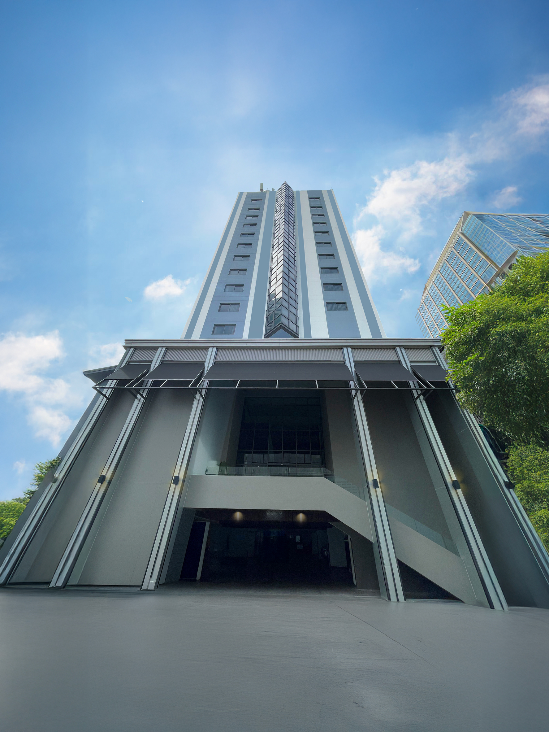 Pinnacle Lumpinee Park Hotel