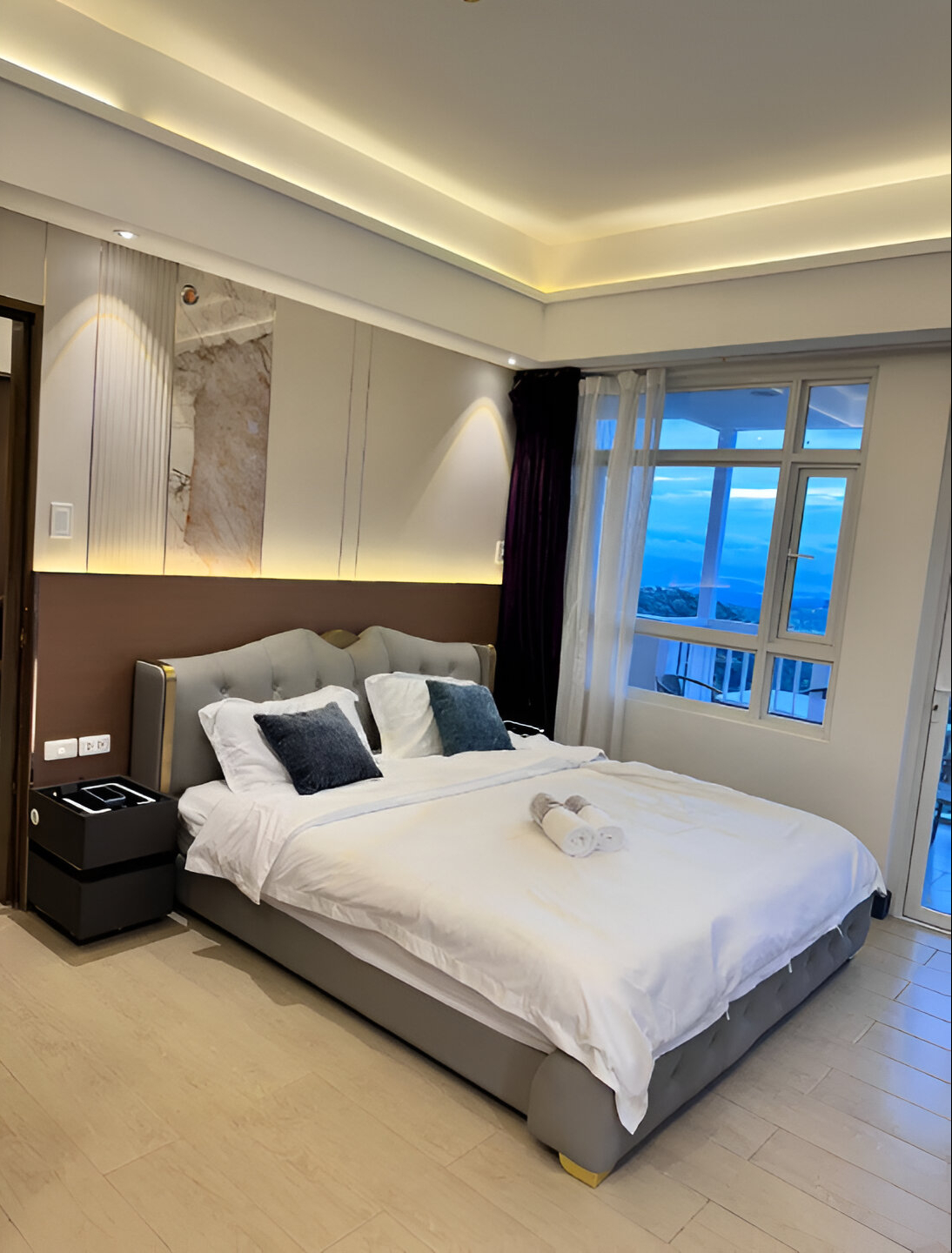 Twin Lakes Luxe Escape Scenic 2BR w/ Nature View