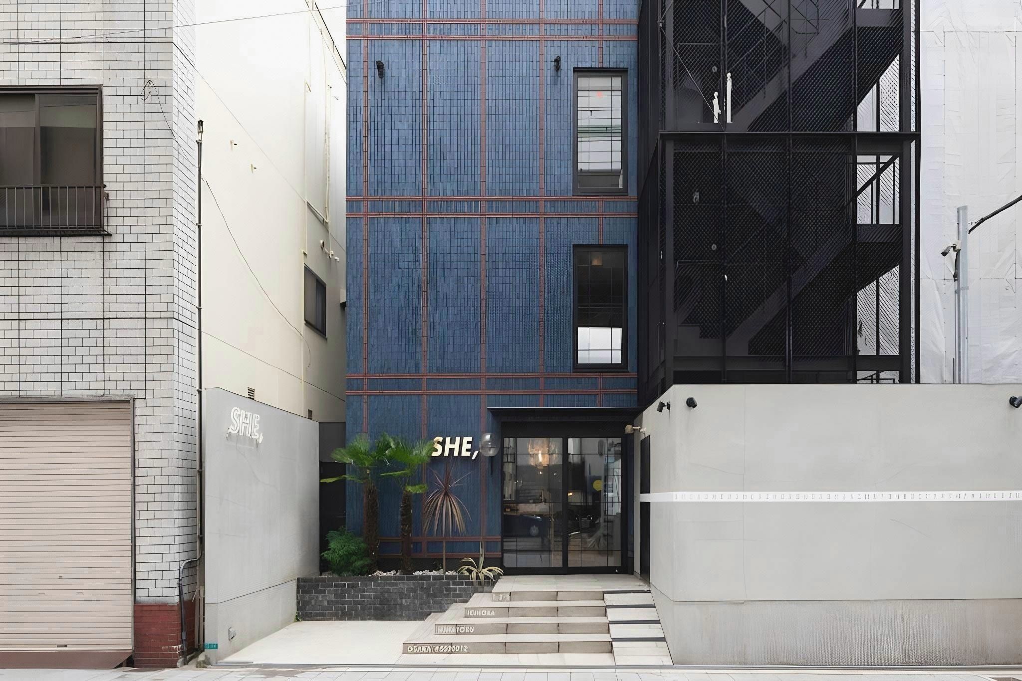 Hotel She, Osaka