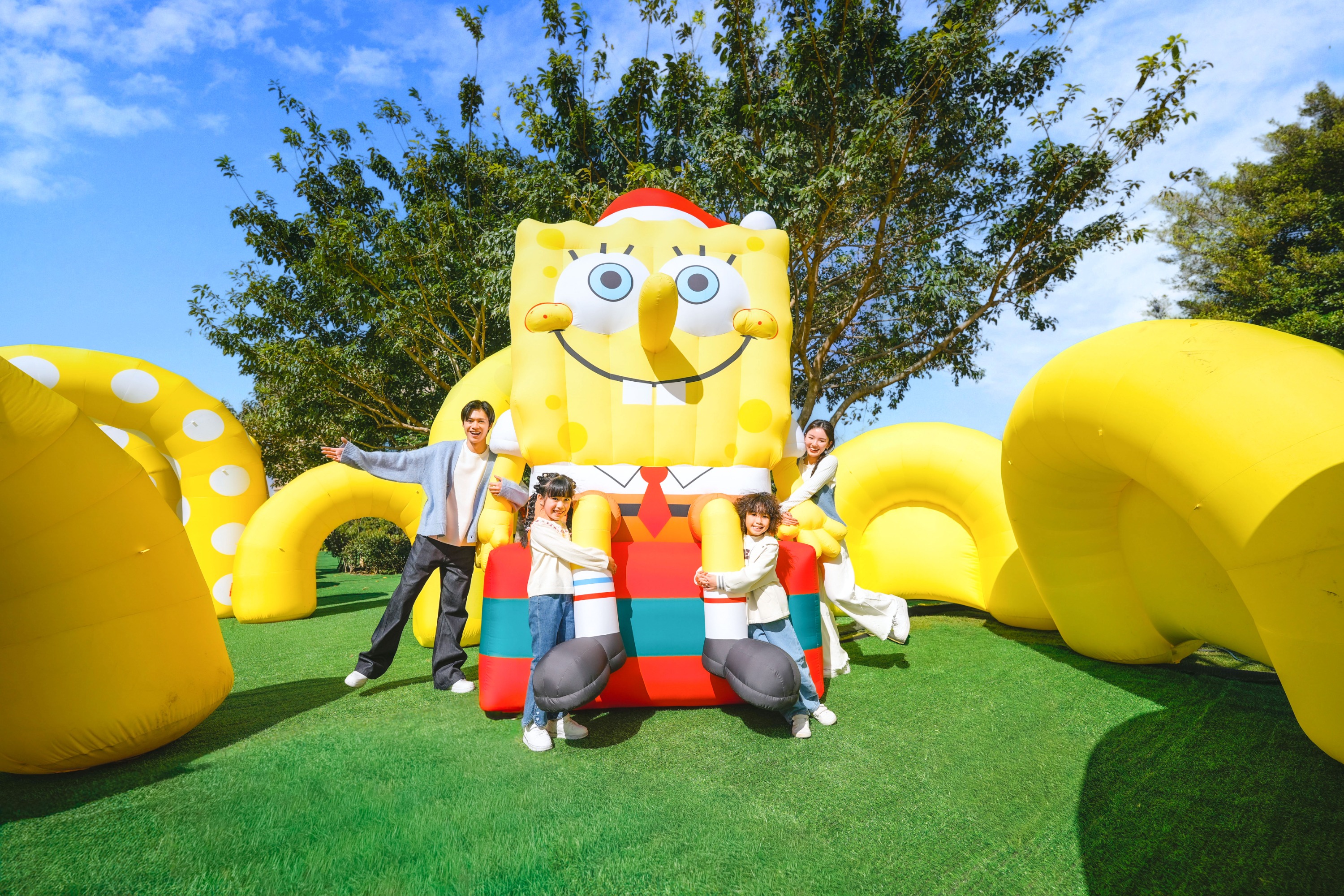 Merry Balloon Park“ Riesiger traumhafter aufblasbarer Vergnügungspark -  Klook, Vereinigte Staaten, image size:3000x2000