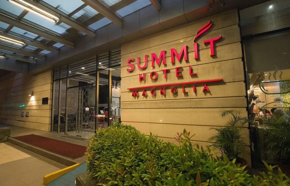 Summit Hotel Magnolia