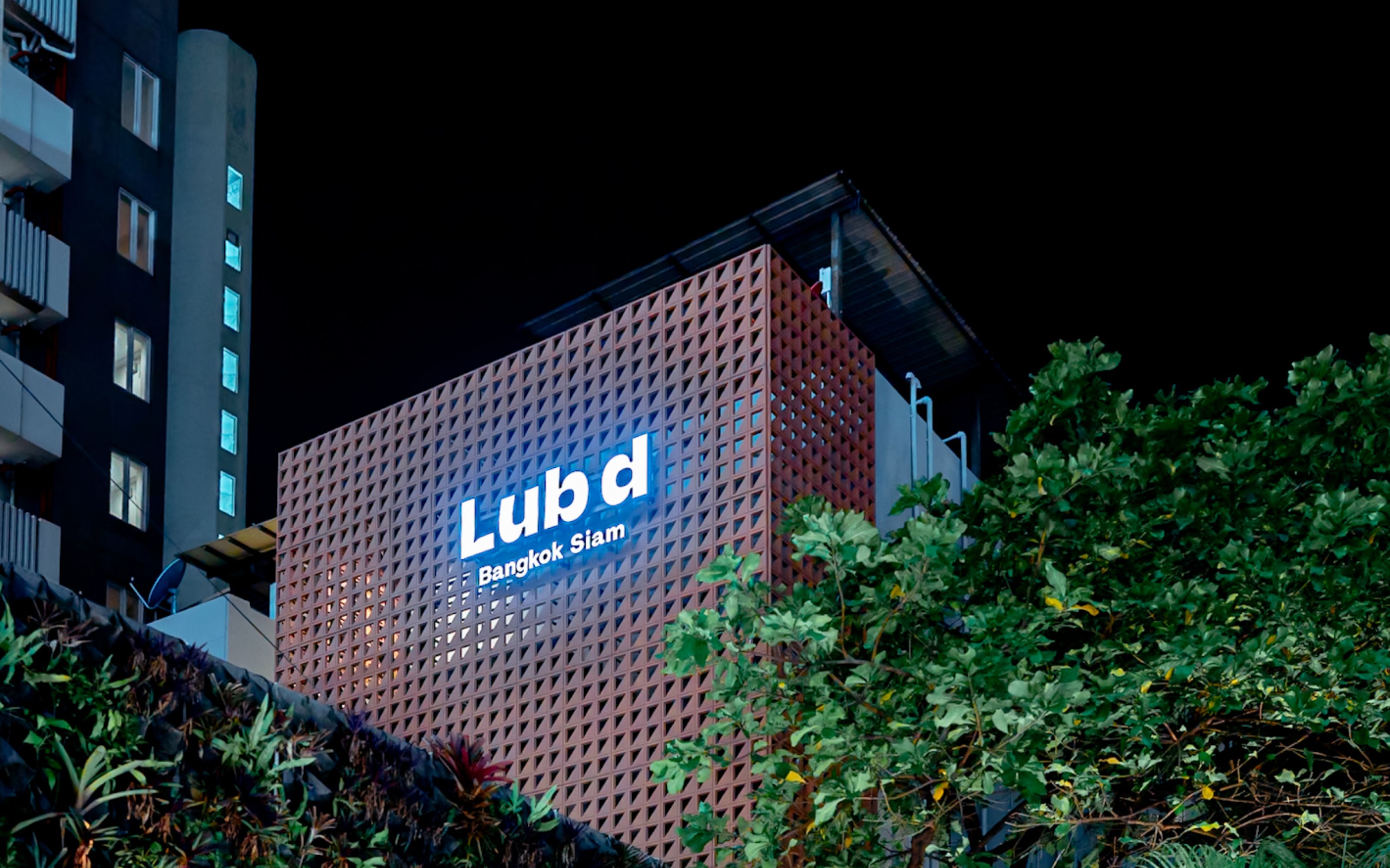 Lub d Bangkok Siam – New Look, Across from MBK and Skytrain Access