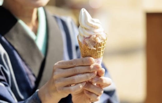 桜ソフトクリーム