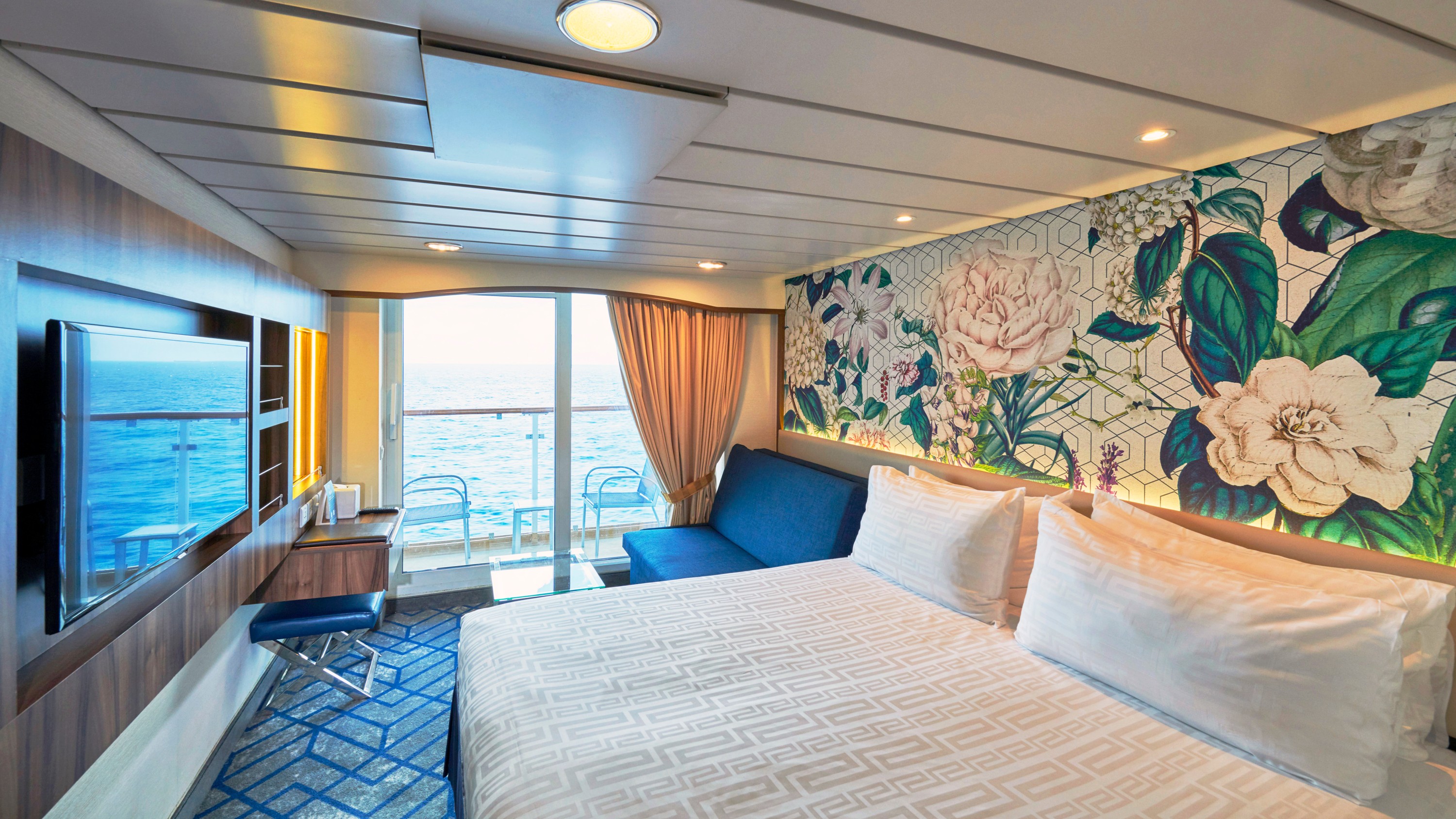 RW1_Balcony Stateroom (Queen _ Sofa Bed) (1)
