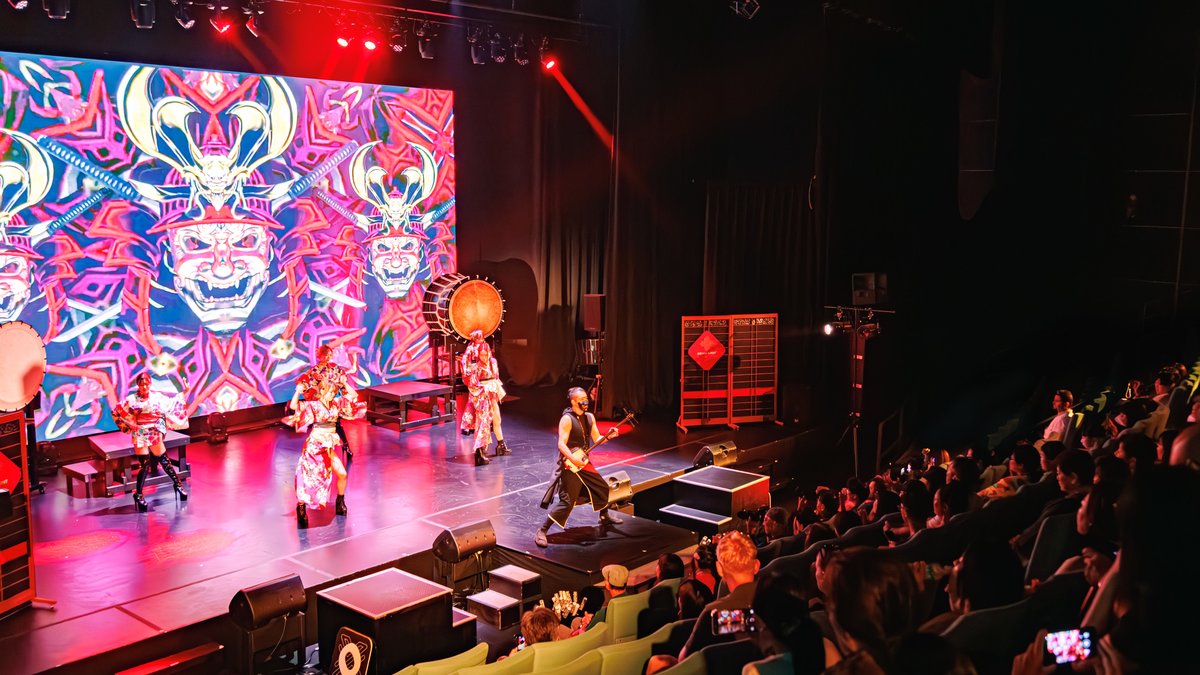 OSAKA NIGHT FUSION Japanese taiko kabuki samurai dance show