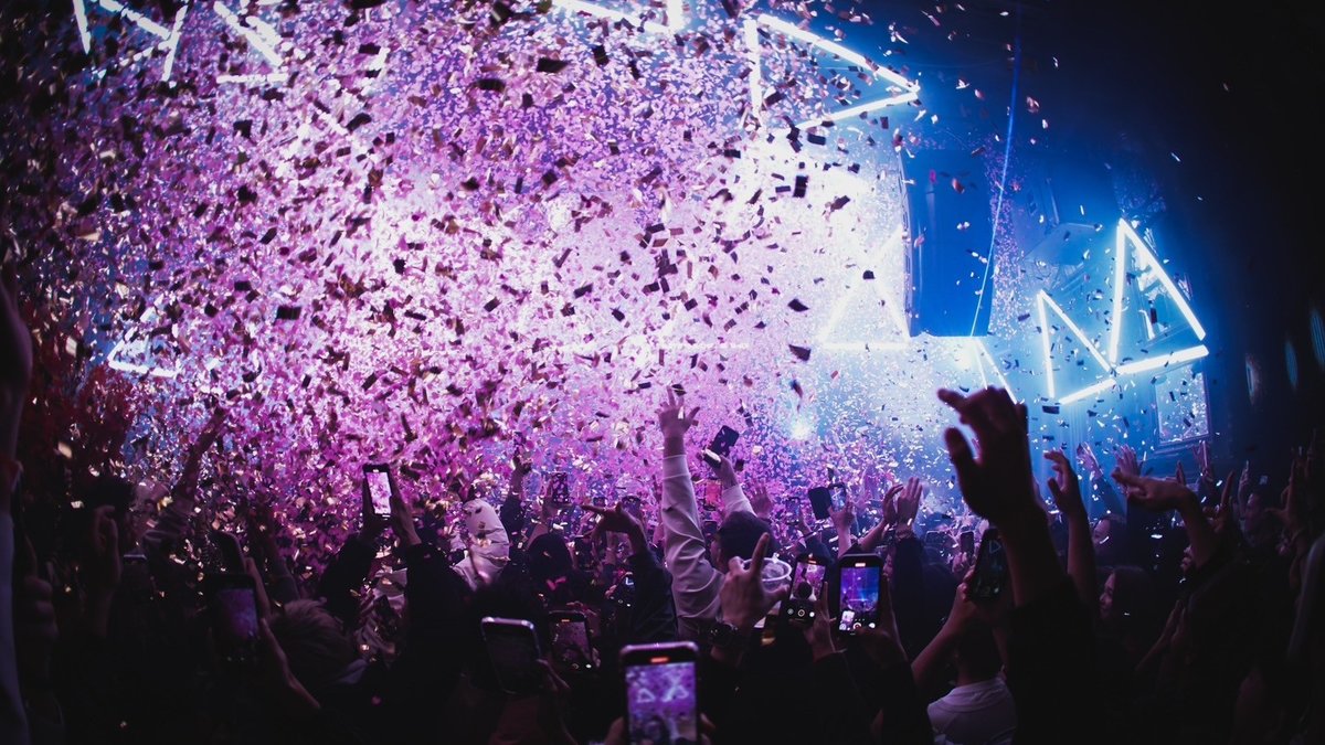 Osaka Umeda: OWL Nightclub Admission Ticket (For Foreign)