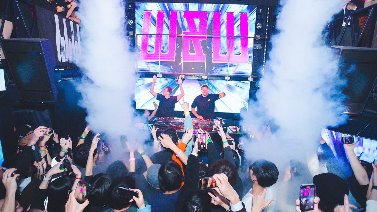 Osaka Shinsaibashi: CRAZY LAND by CHEVAL Nightclub Admission Ticket
